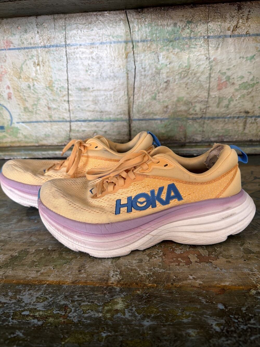 Hoka Womens Bondi 8 Impala Cyclamen Running Shoes Size 6 B 1127952-ICYC